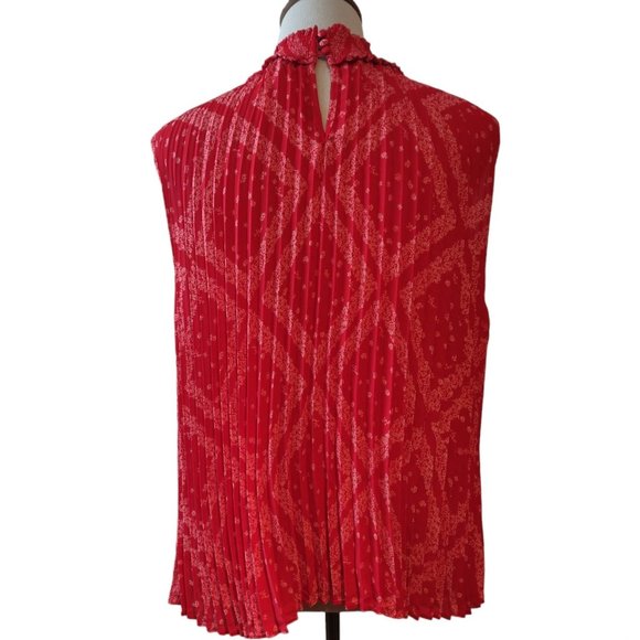 Nanette Lepore Womens NWT Red Pintuck Pleated Bandana Print Sleeveless Top XL - Picture 3 of 11